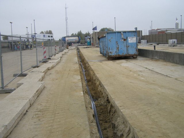 Trench for injection and extraction system