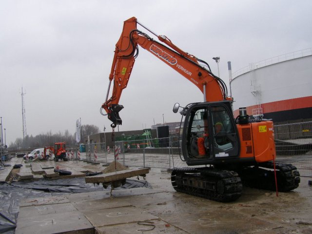 Reinstalling the concrete blocks in the excavation zone