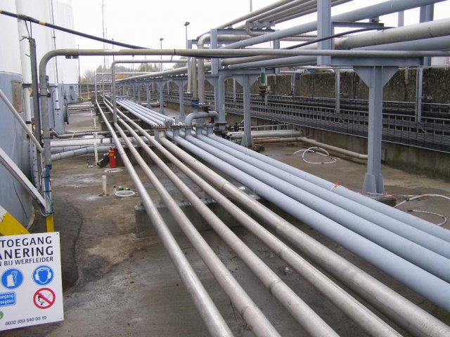 Installed injection and extraction wells inside tank farm